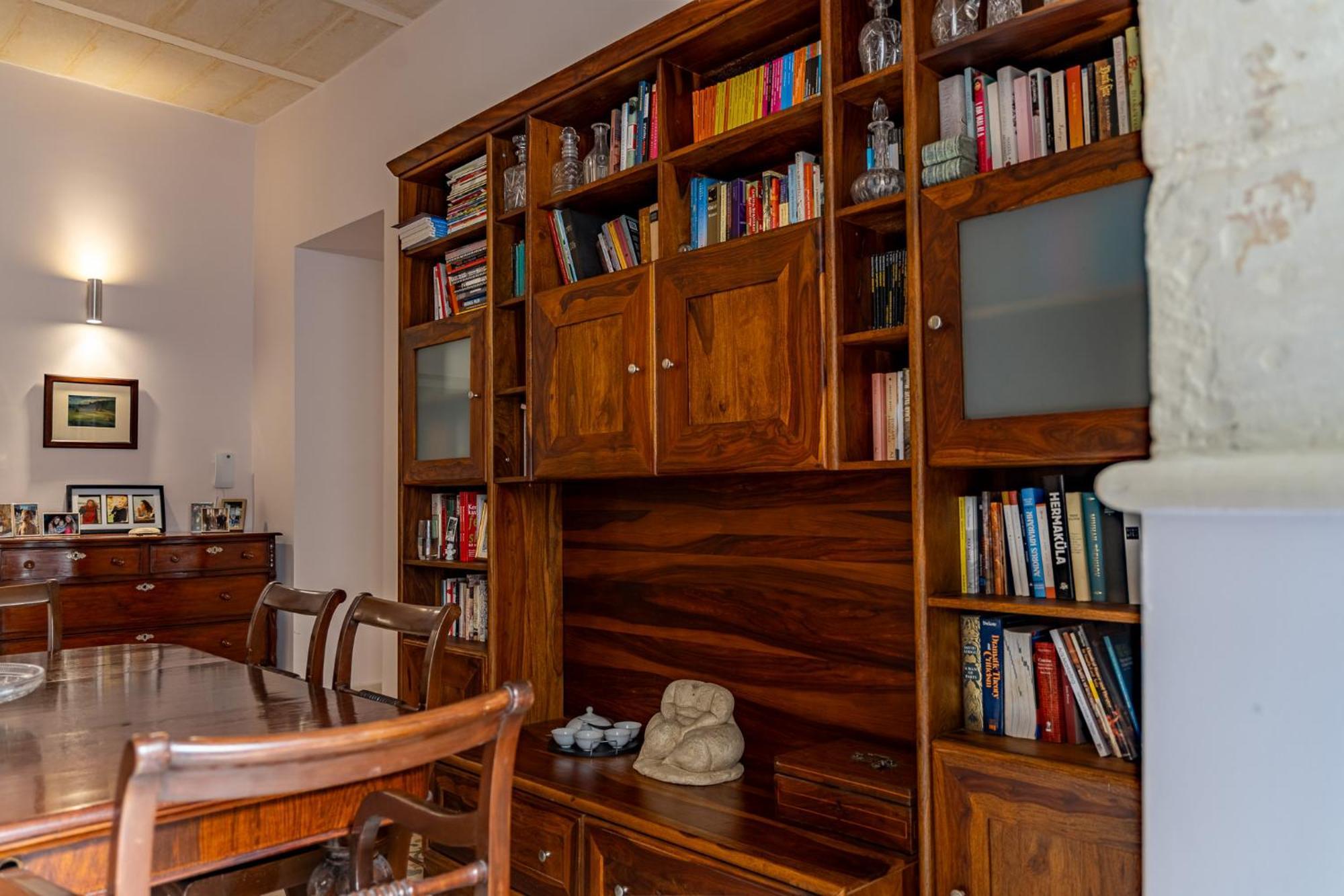 Traditional Maltese Styled 2Br Apartment With Large Maltese Balcony & Internal Yard - Located In The Heart Of Valletta - Maltese Capital City Dış mekan fotoğraf