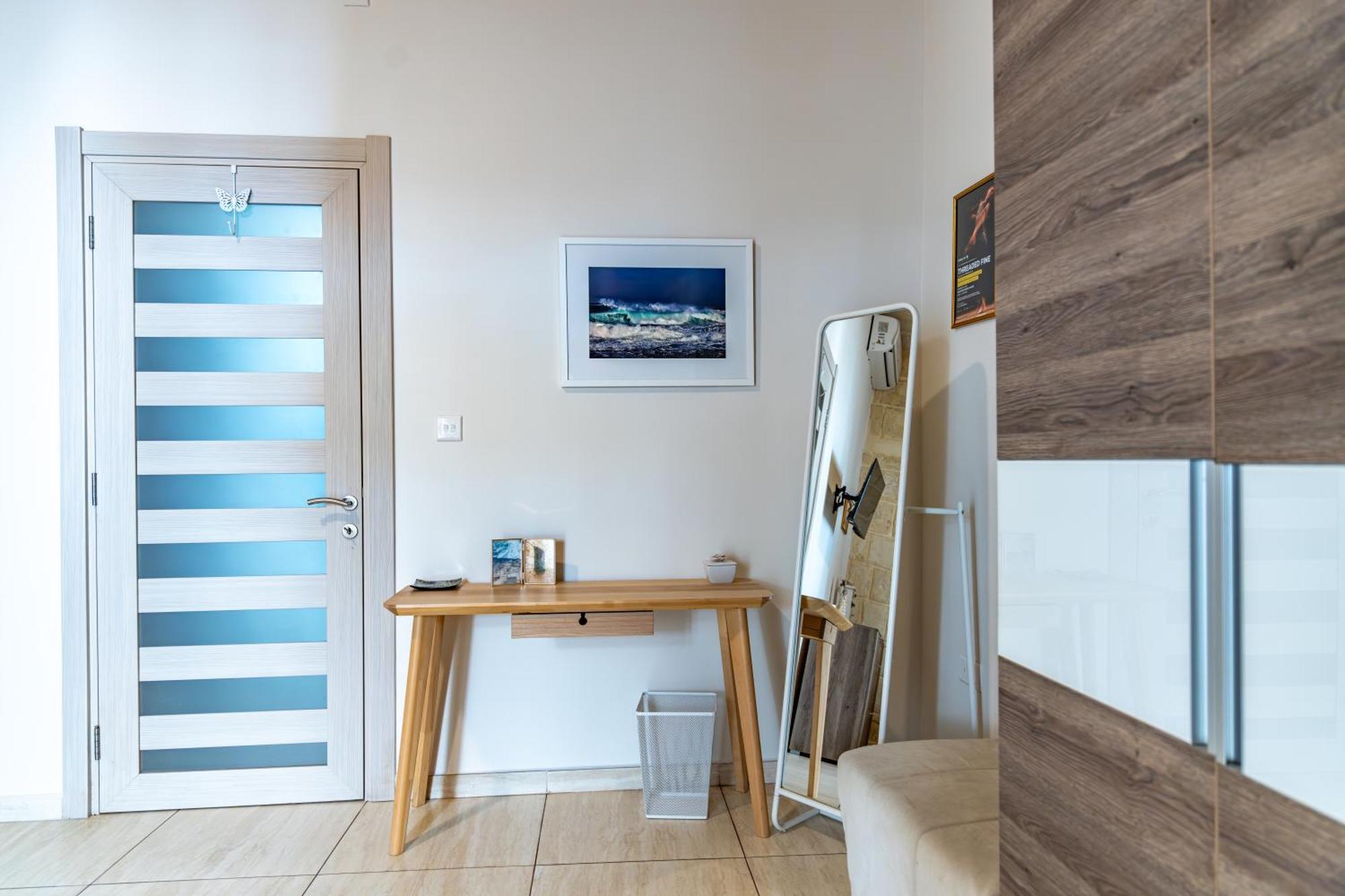 Traditional Maltese Styled 2Br Apartment With Large Maltese Balcony & Internal Yard - Located In The Heart Of Valletta - Maltese Capital City Dış mekan fotoğraf